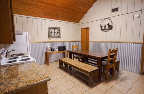 Sabinal Cabina | Frio Country Resort - Within walking distance to the Frio River!