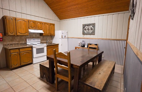 Sabinal Cabina | Frio Country Resort - Within walking distance to the Frio River!