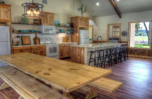 Leakey Otro | Frio Pecan Farm House 33