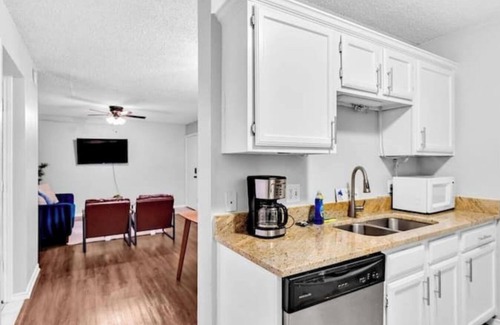 Frisco Apartamento | Frisco extended stay! Entire 2 Bed 1 bath apt