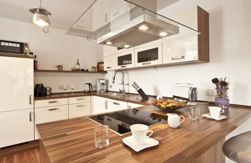 Rosenhagen Casa | Casa frisona "Strandhus" cerca de la playa, wifi gratis, chimenea y sauna