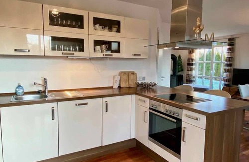 Rosenhagen Casa | Casa frisona "Strandhus" cerca de la playa, wifi gratis, chimenea y sauna