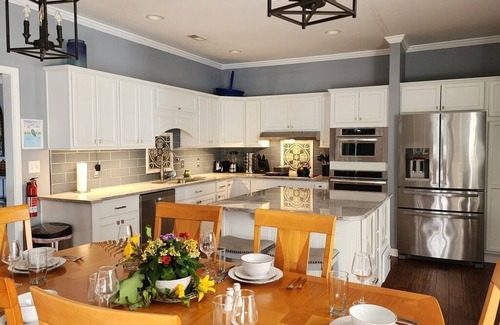 Inman Casa | Frog Haven on Lake Bowen