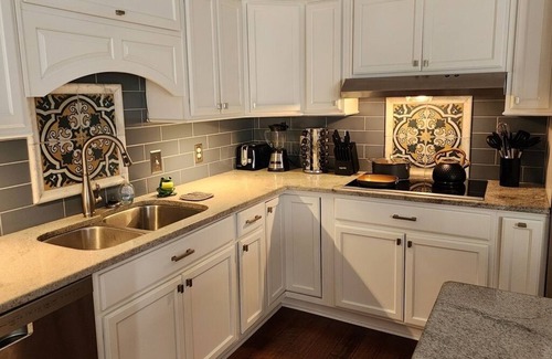 Inman Casa | Frog Haven on Lake Bowen