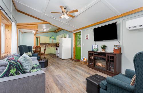 Logan Casa | Frog Hollow at Hocking Vacations