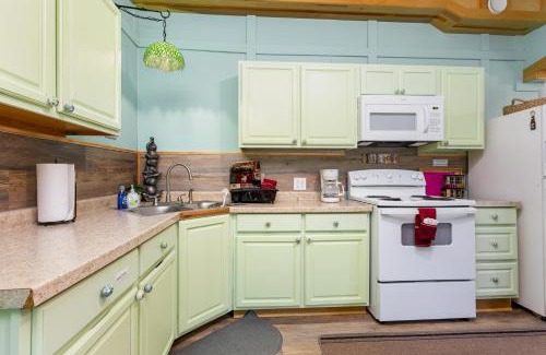Logan Casa | Frog Hollow at Hocking Vacations