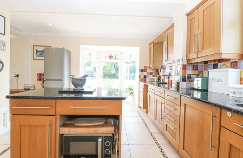 Llandwrog Cabaña | FRON EMRYS, pet friendly, luxury holiday cottage in Caernarfon