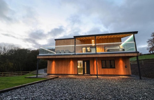 Ruthin Casa | Fron Haul - Gwennol