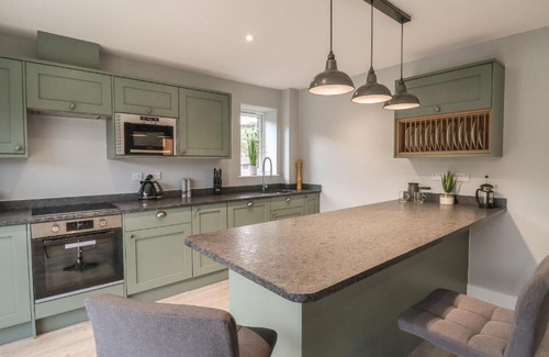 Ruthin Casa | Fron Haul - Gwennol