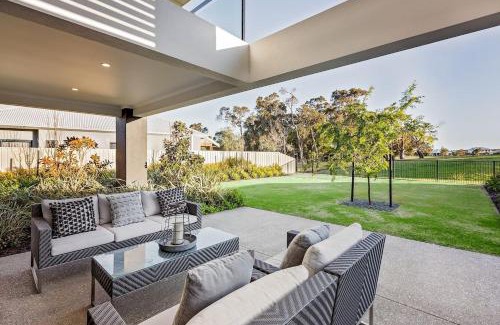 Dunsborough Casa | Front 9 - A Luxury Golf Lovers Getaway