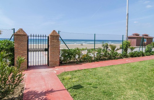 Torrox Costa Apartamento | Apartamento en primera linea, accesible para sillas de ruedas.