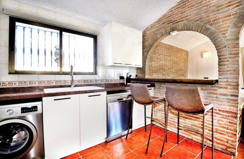 Bahia Dorada Villa | Villa en primera línea de playa en Bahía Dorada, Estepona