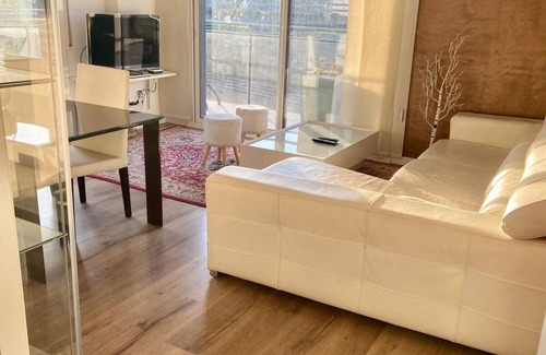 Badalona Apartamento | Primera línea de playa frente al puerto