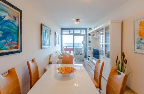 Melenara Apartamento | Front line beach with fantastic terrace.