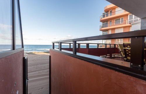 Melenara Apartamento | Front line beach with fantastic terrace.