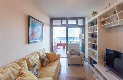 Melenara Apartamento | Front line beach with fantastic terrace.
