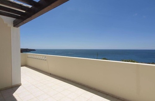 Porto de Mos Villa | Impresionante villa con hermosas vistas al mar ininterrumpidas de 180 grados