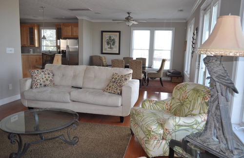 Willoughby Spit Casa | Primera fila con vista al mar! Big Beach House! ¡Vaya costero!