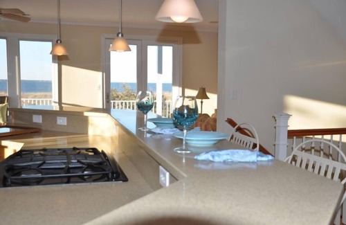 Willoughby Spit Casa | Primera fila con vista al mar! Big Beach House! ¡Vaya costero!