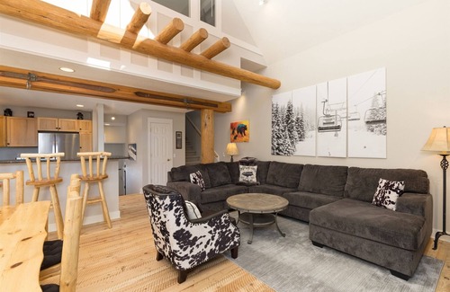 Saddle Ridge Casa | Verdadero "de primera fila" Ski-in / out Saddle Ridge / Moonlight Club / Jacuzzi / Nuevas maderas duras