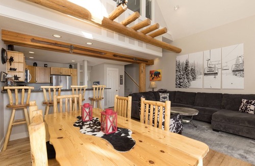 Saddle Ridge Casa | Verdadero "de primera fila" Ski-in / out Saddle Ridge / Moonlight Club / Jacuzzi / Nuevas maderas duras