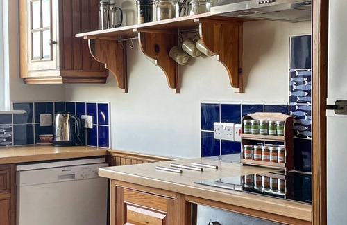 Newtownards Casa | Front row to sea, walking distance to restaurant