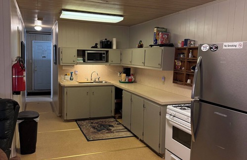 Venice Alquiler De Eote | Front row Venice Marina 3-bedroom hs. boat sleeps 6. Steps away from restaurant.