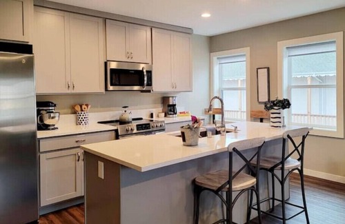 Poulsbo Apartamento | Front Street Suite