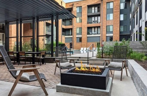Highland Apartamento | Frontdesk | 1 BR Apt near Texas Capitol