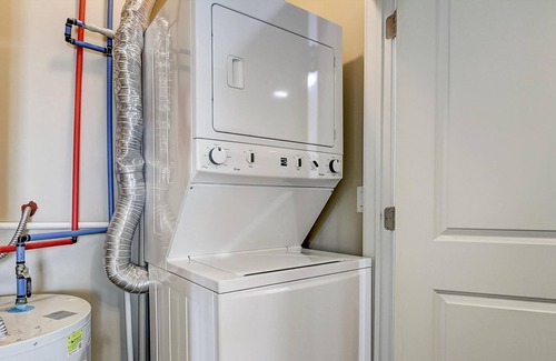 Roseland Apartamento | Frontdesk | 1 BR Near Notre Dame