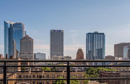 Yankee Hill Apartamento | FRONTDESK 1040 Cass St Apts East Town Milwaukee