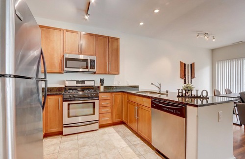 Yankee Hill Apartamento | FRONTDESK 1040 Cass St Apts East Town Milwaukee