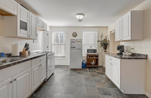 Lower East Side Apartamento | FRONTDESK 1600 N Jackson St Apts Lower East Side Milwaukee