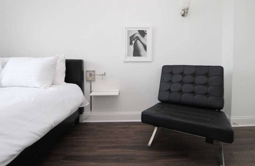 East Hyde Park Apartamento | Frontdesk | 1BR Apt near Garden of the Phoenix