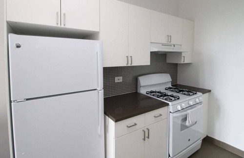 East Hyde Park Apartamento | Frontdesk | 1BR Apt near Garden of the Phoenix