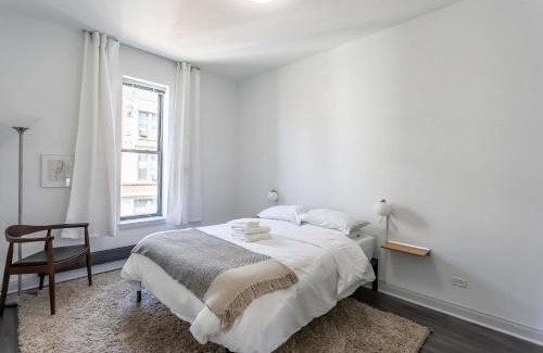 East Hyde Park Apartamento | FRONTDESK 2 BR Apt by Harold Washington Park
