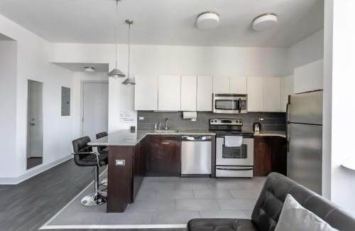 East Hyde Park Apartamento | FRONTDESK 2 BR Apt by Harold Washington Park