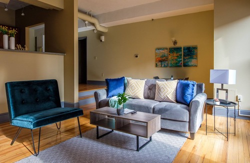 Gateway District Apartamento | FRONTDESK 2015 East 4th Street Apts Downtown Cleveland