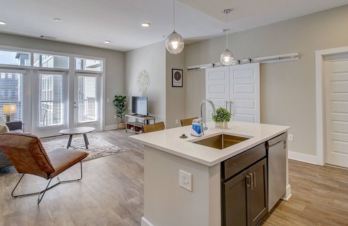 Third Ward Apartamento | FRONTDESK 500 West Trade Apts Fourth Ward Charlotte