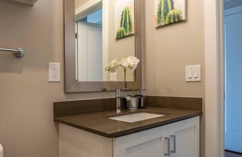 Security Acres Apartamento | Frontdesk | Bright 1 BR Apt in Old Town Scottsdale