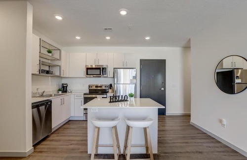 Downtown Lincoln Apartamento | FRONTDESK Downtown Lincoln Apts near UNL and Haymarket Square