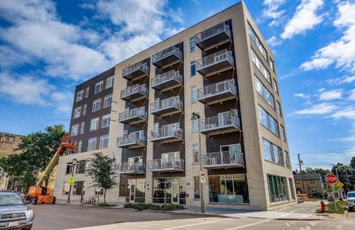 Fifth Ward Apartamento | FRONTDESK Element Apts Walker's Point Milwaukee