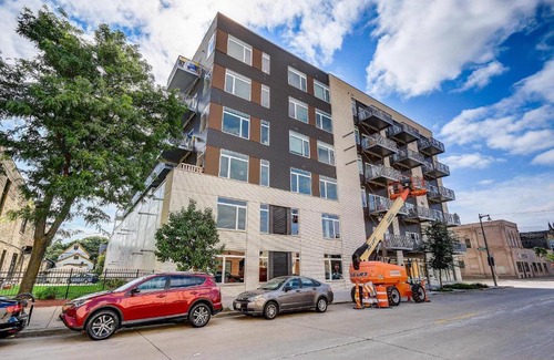 Fifth Ward Apartamento | FRONTDESK Element Apts Walker's Point Milwaukee
