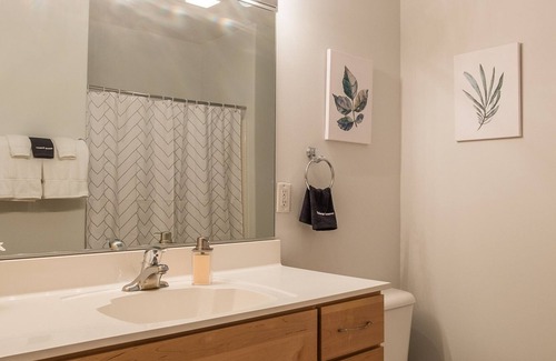 Historic Third Ward Apartamento | FRONTDESK Jefferson Block Apts Third Ward Milwaukee