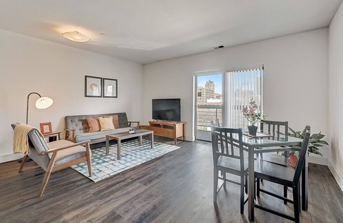 Historic Third Ward Apartamento | FRONTDESK Jefferson Block Apts Third Ward Milwaukee