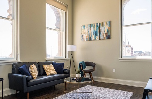 East Town Apartamento | FRONTDESK Mackie Flats 3rd Ward Downtown Milwaukee