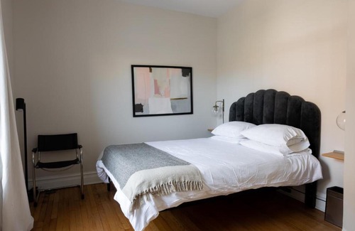 Roscoe Village Apartamento | FRONTDESK Modern 2 BR Apt with Lake View