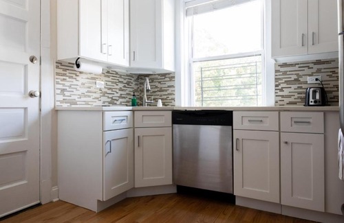 Roscoe Village Apartamento | FRONTDESK Modern 2 BR Apt with Lake View