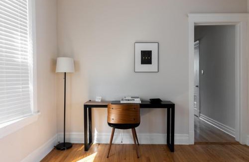 Roscoe Village Apartamento | FRONTDESK Modern 2 BR Apt with Lake View