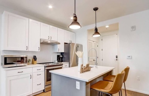 Menlo Park Apartamento | Frontdesk | Modern Menlo Park Studio near Transit